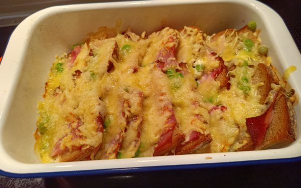 Brotauflauf mit Erbsen und Schinken – Beate kocht Brotauflauf mit Erbsen und Schinken – Beate kocht