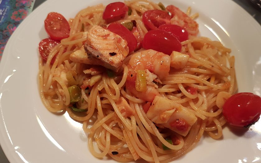 Spaghetti mit Krebsbutter und gemischtem Fisch – Beate kocht